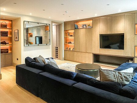 Marble bathroom - London-  filming photoshoot location-13