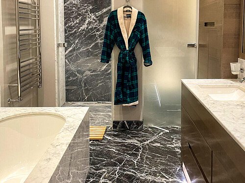 Marble bathroom - London-  filming photoshoot location-22