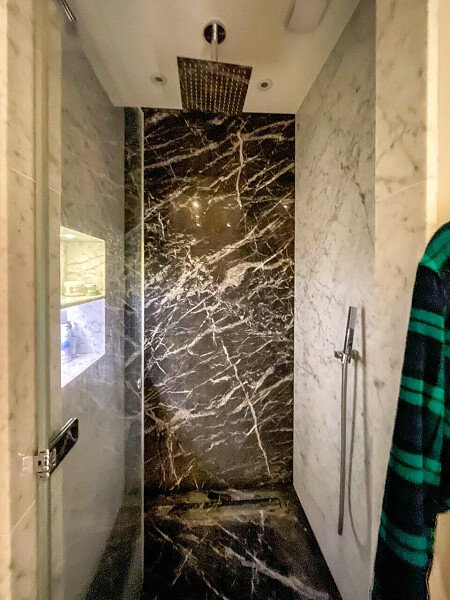 Marble bathroom - London-  filming photoshoot location-25