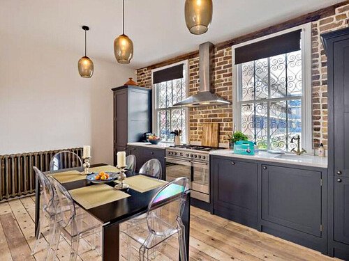 Exposed red brick feature wall-London- filming photoshoot location-05