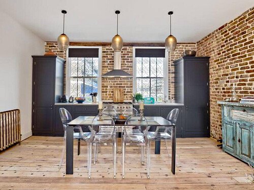 Exposed red brick feature wall-London- filming photoshoot location-06