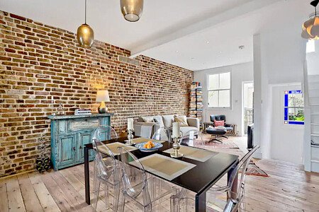 Exposed red brick feature wall-London- filming photoshoot location-10
