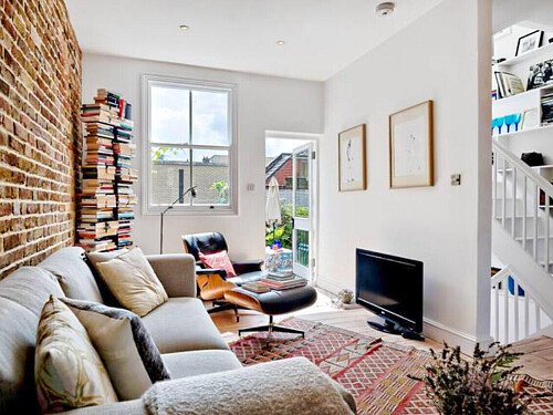 Exposed red brick feature wall-London- filming photoshoot location-12