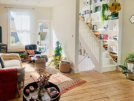 Exposed red brick feature wall-London- filming photoshoot location-15