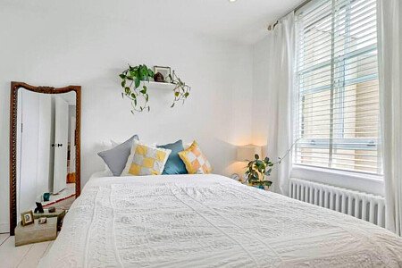 Exposed red brick feature wall-London- filming photoshoot location-25