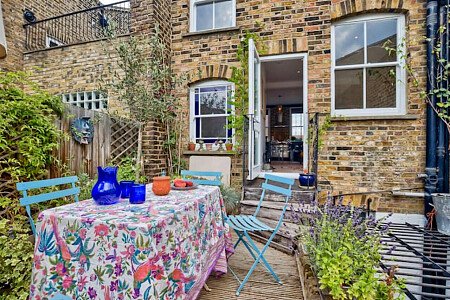 Exposed red brick feature wall-London- filming photoshoot location-32