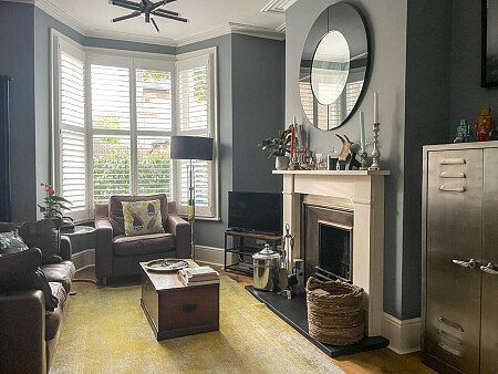 Large kitchen with skylights- SE13- filming photoshoot location-06