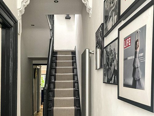 Large kitchen with skylights- SE13- filming photoshoot location-07