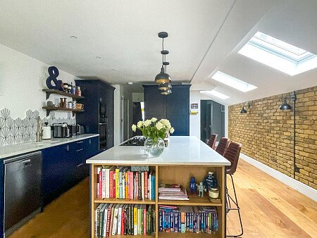 Large kitchen with skylights- SE13- filming photoshoot location-10