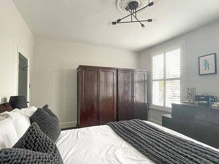 Large kitchen with skylights- SE13- filming photoshoot location-27