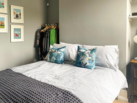 Large kitchen with skylights- SE13- filming photoshoot location-28
