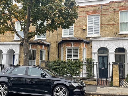 Large kitchen with skylights- SE13- filming photoshoot location-35
