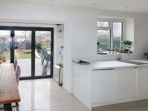 Red bricks, large garden, WD6 filming photoshoot location-16