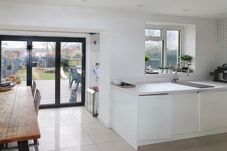 Red bricks, large garden, WD6 filming photoshoot location-16