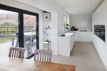 Red bricks, large garden, WD6 filming photoshoot location-18