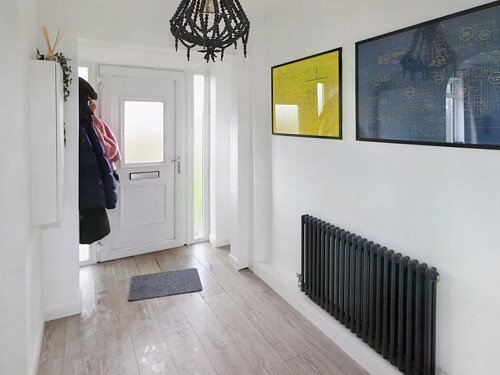 Red bricks, large garden, WD6 filming photoshoot location-21