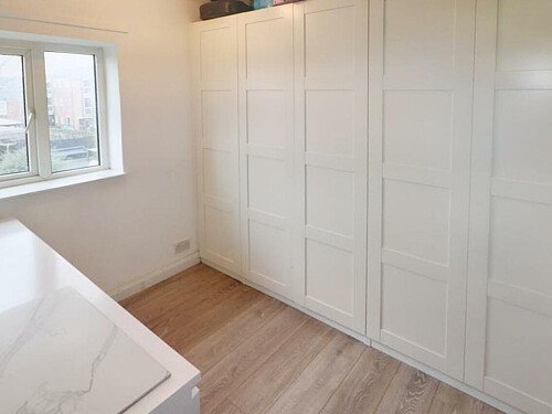 Red bricks, large garden, WD6 filming photoshoot location-25