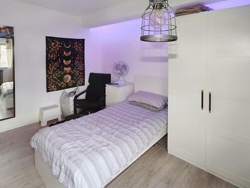 Red bricks, large garden, WD6 filming photoshoot location-24