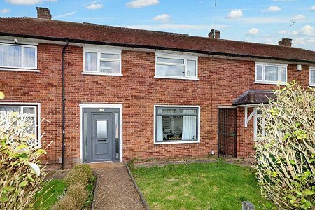 Red bricks, large garden, WD6 filming photoshoot location-28