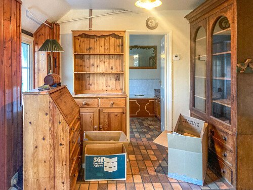 Rundown swimming pool- Kent-  filming photoshoot location-04