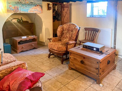 Rundown swimming pool- Kent-  filming photoshoot location-06