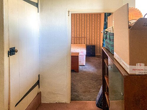 Rundown swimming pool- Kent-  filming photoshoot location-15