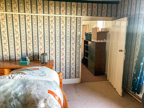 Rundown swimming pool- Kent-  filming photoshoot location-20