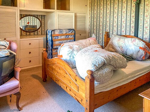 Rundown swimming pool- Kent-  filming photoshoot location-19