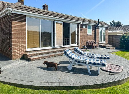 Bungalow with view -  filming photoshoot location-012-01