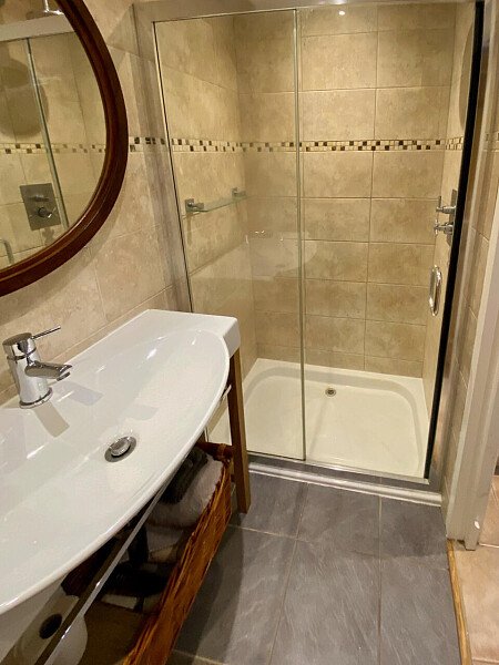 colourful country home  -  filming photoshoot location-012-35