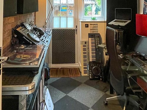 Family Home Chaf - filming photoshoot location-36