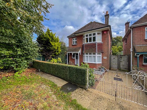 Family Home Chaf - filming photoshoot location-49