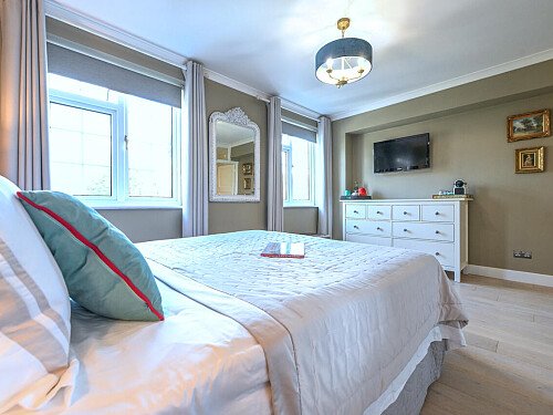 Topirary -  filming photoshoot location-20