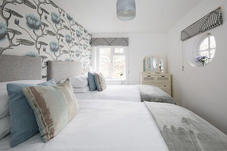 Bell - Locations direct filming photoshoot locations-27