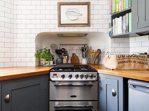 Pig Cottage - Locations direct filming photoshoot locations-03