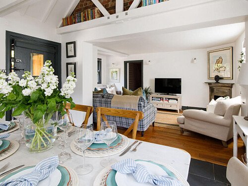 Pig Cottage - Locations direct filming photoshoot locations-06