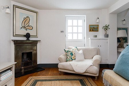 Pig Cottage - Locations direct filming photoshoot locations-07