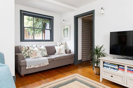 Pig Cottage - Locations direct filming photoshoot locations-08