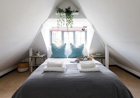 Pig Cottage - Locations direct filming photoshoot locations-12