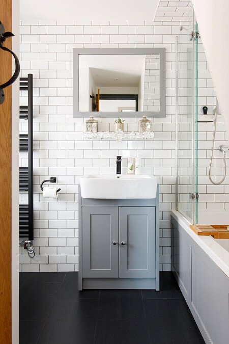 Pig Cottage - Locations direct filming photoshoot locations-14