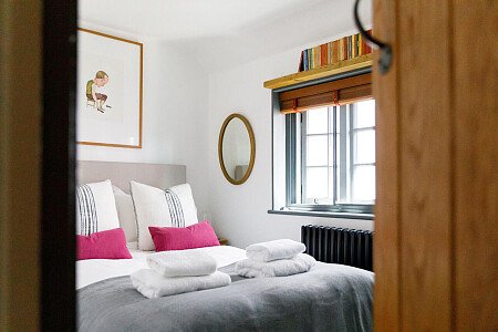 Pig Cottage - Locations direct filming photoshoot locations-17