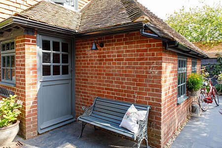 Pig Cottage - Locations direct filming photoshoot locations-20