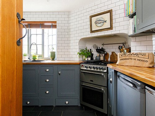 Pig Cottage - Locations direct filming photoshoot locations-21