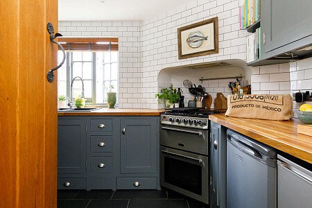 Pig Cottage - Locations direct filming photoshoot locations-21