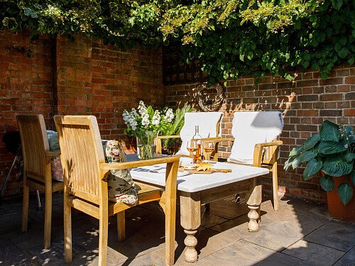 Pig Cottage - Locations direct filming photoshoot locations-32