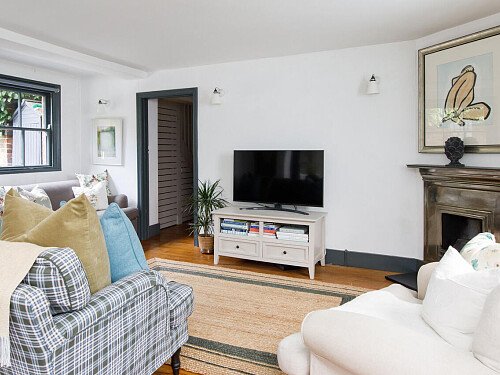 Pig Cottage - Locations direct filming photoshoot locations-38