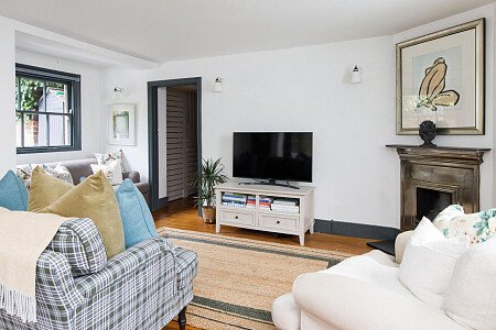 Pig Cottage - Locations direct filming photoshoot locations-38