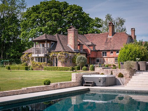 Hunters - Locations direct filming photoshoot locations-05