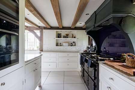 Hunters - Locations direct filming photoshoot locations-18