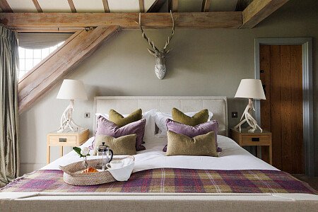 Hunters - Locations direct filming photoshoot locations-24